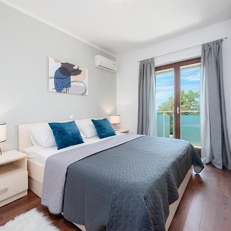 מליני Apartments Anamarija מראה חיצוני תמונה