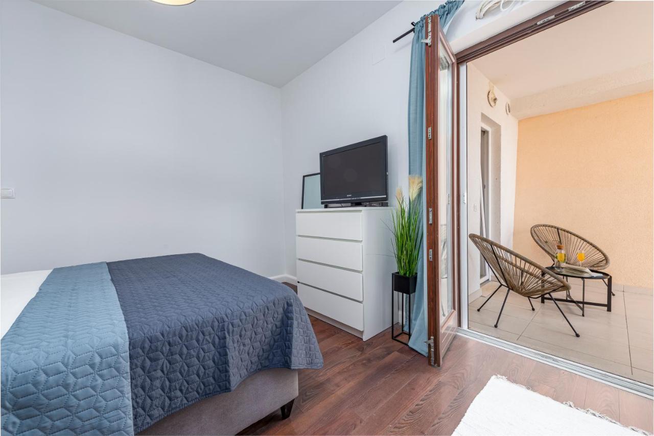 מליני Apartments Anamarija מראה חיצוני תמונה