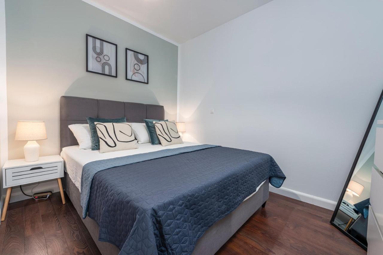 מליני Apartments Anamarija מראה חיצוני תמונה