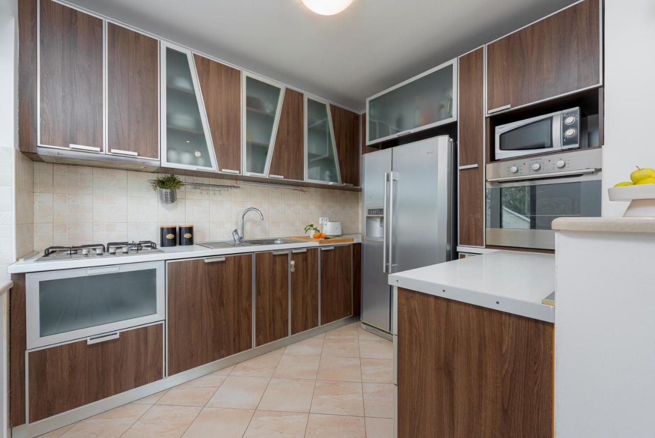 מליני Apartments Anamarija מראה חיצוני תמונה