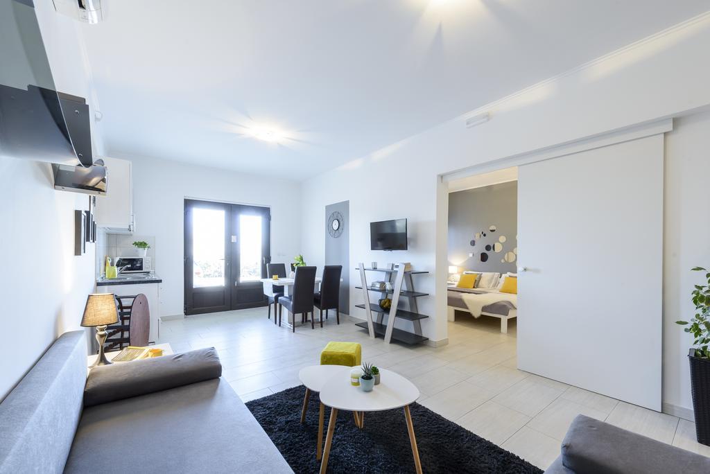 מליני Apartments Anamarija מראה חיצוני תמונה