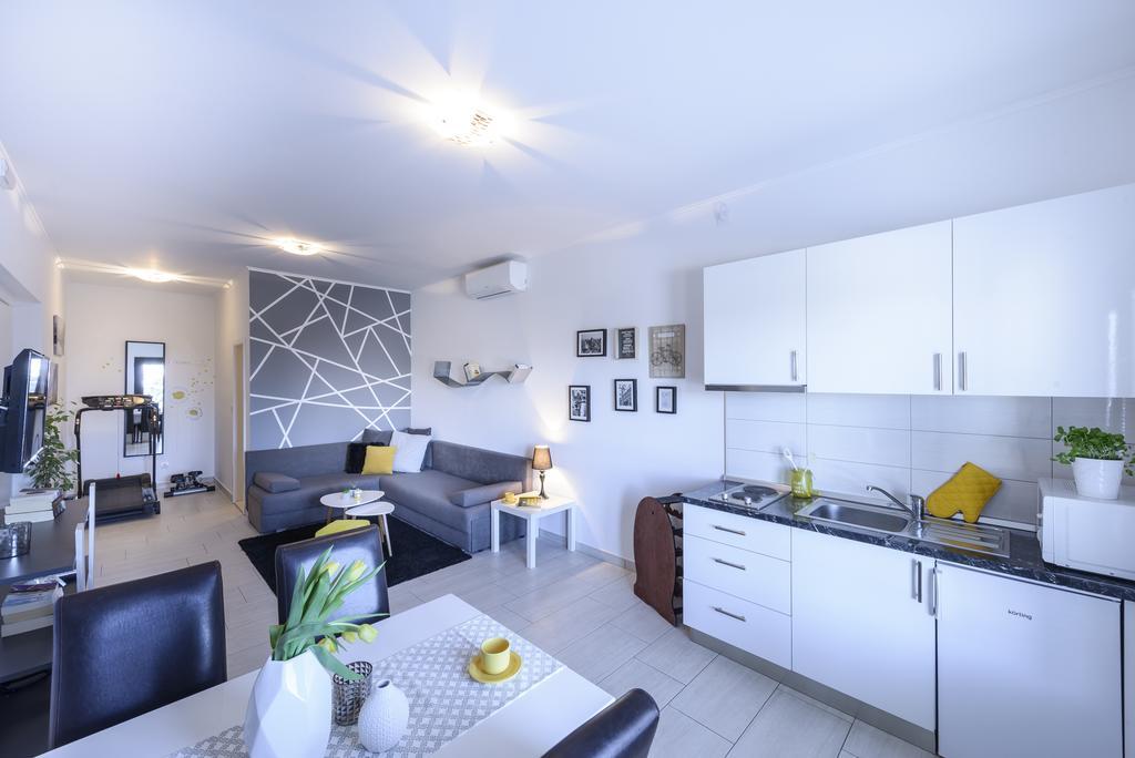 מליני Apartments Anamarija מראה חיצוני תמונה