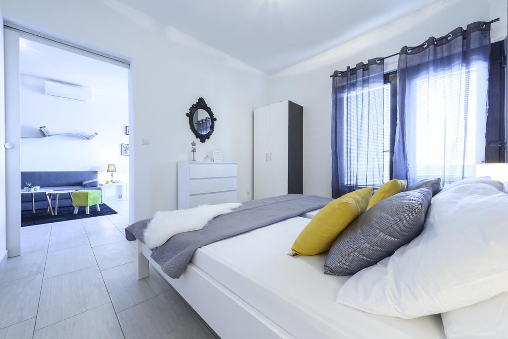 מליני Apartments Anamarija מראה חיצוני תמונה