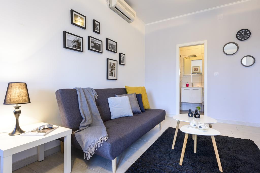 מליני Apartments Anamarija מראה חיצוני תמונה