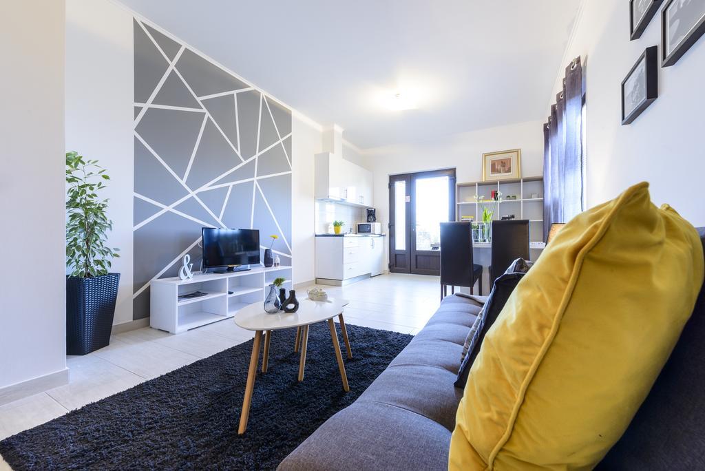 מליני Apartments Anamarija מראה חיצוני תמונה